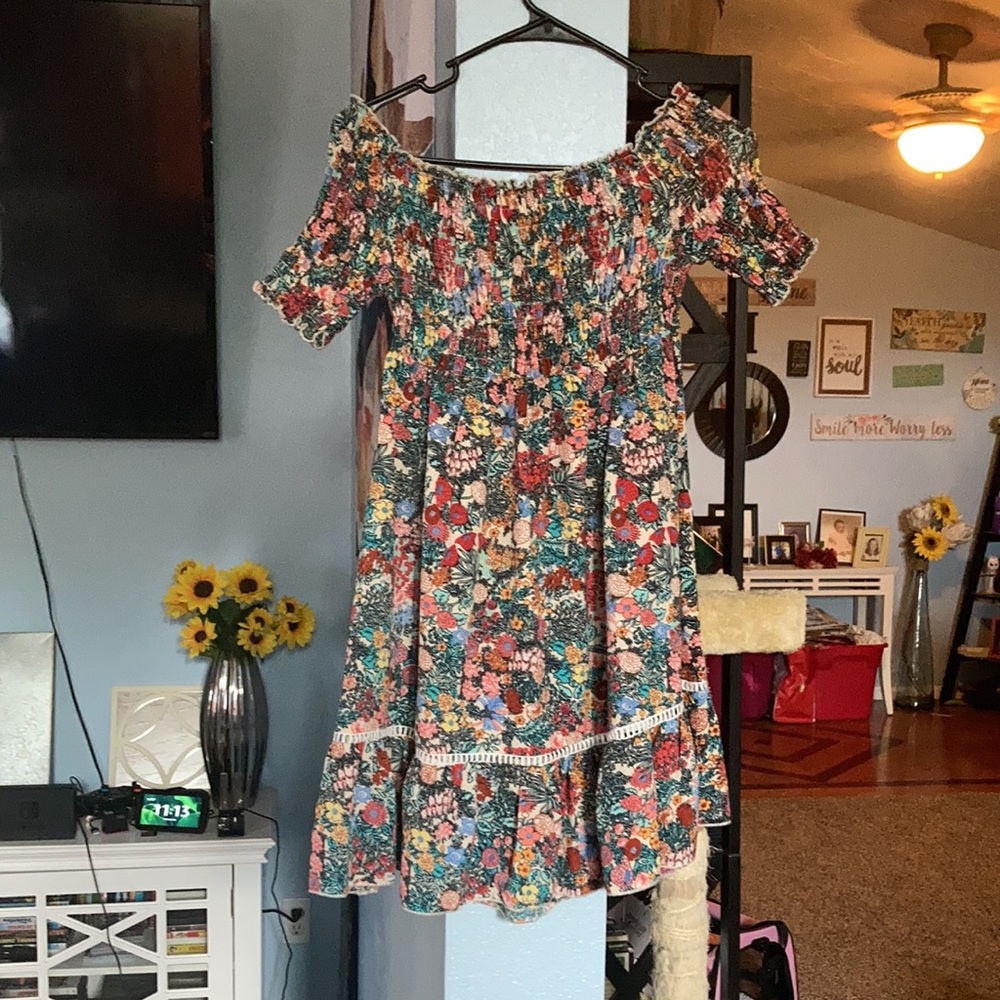 Off Shoulder Floral dress - Picture 2 of 6